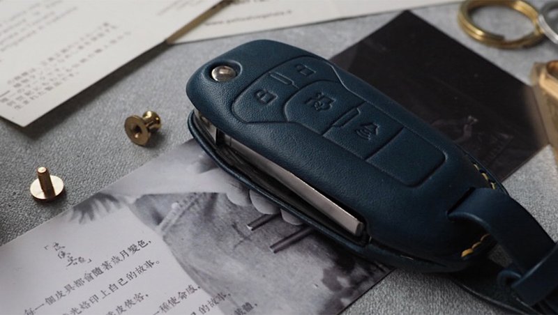 福特Ford車鑰匙套 純手工牛皮 客製化刻字禮物 顏色款式可訂製 - 鑰匙圈/鑰匙包 - 真皮 藍色