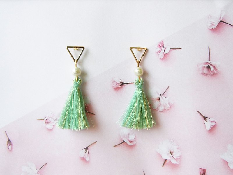 *coucoubird*Pearl green gold tassel earrings / ear pins 4 shapes can be selected - Earrings & Clip-ons - Thread Green