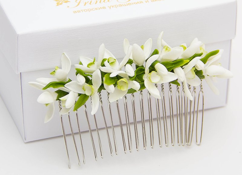 Floral bridal hair comb Rustic wedding hair comb White flower hair comb - เครื่องประดับผม - ดินเหนียว 