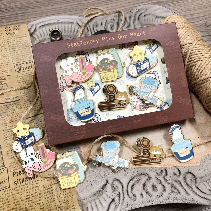 *Stationery Pins Our Heart*Hong Kong artist collaboration original metal badge set - เข็มกลัด/พิน - โลหะ หลากหลายสี