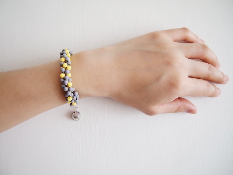 BUB007_Custom cute hand-woven lemon yellow with gray beads bracelet - สร้อยข้อมือ - วัสดุอื่นๆ สีเหลือง