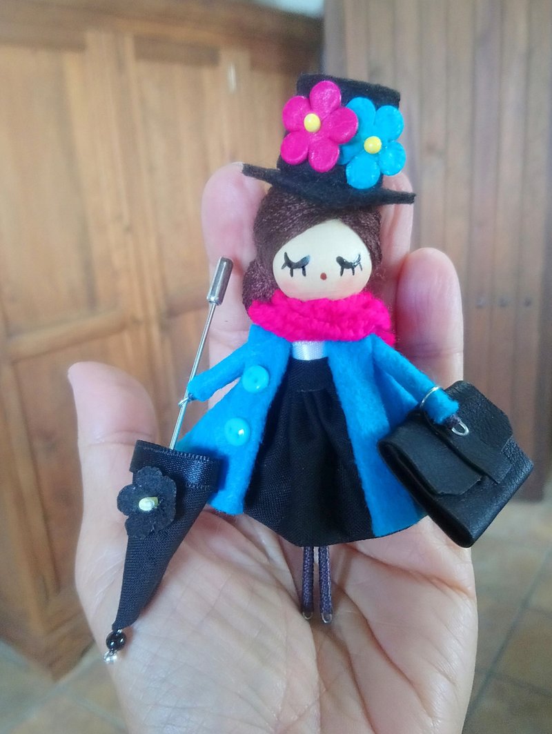 Brooch doll Mary Poppins - 胸針 - 木頭 藍色