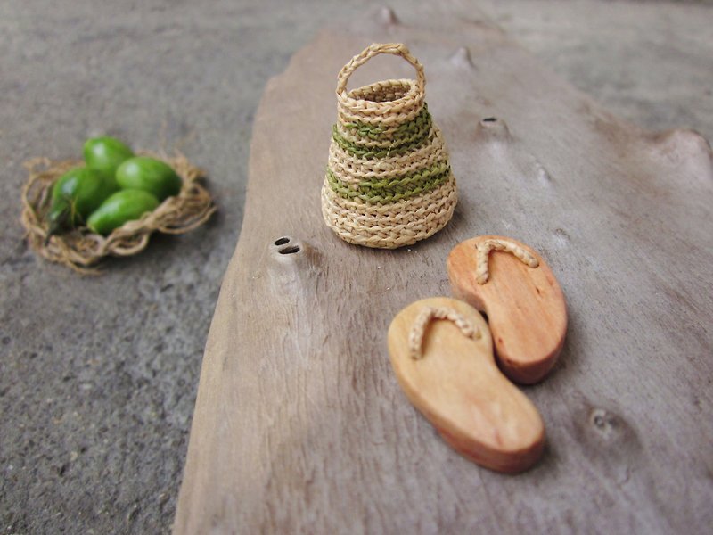 Miniature slippers with mini basket, home decor, native art, dollhouse miniature, fairy house, reclaimed wood - ของวางตกแต่ง - ไม้ 