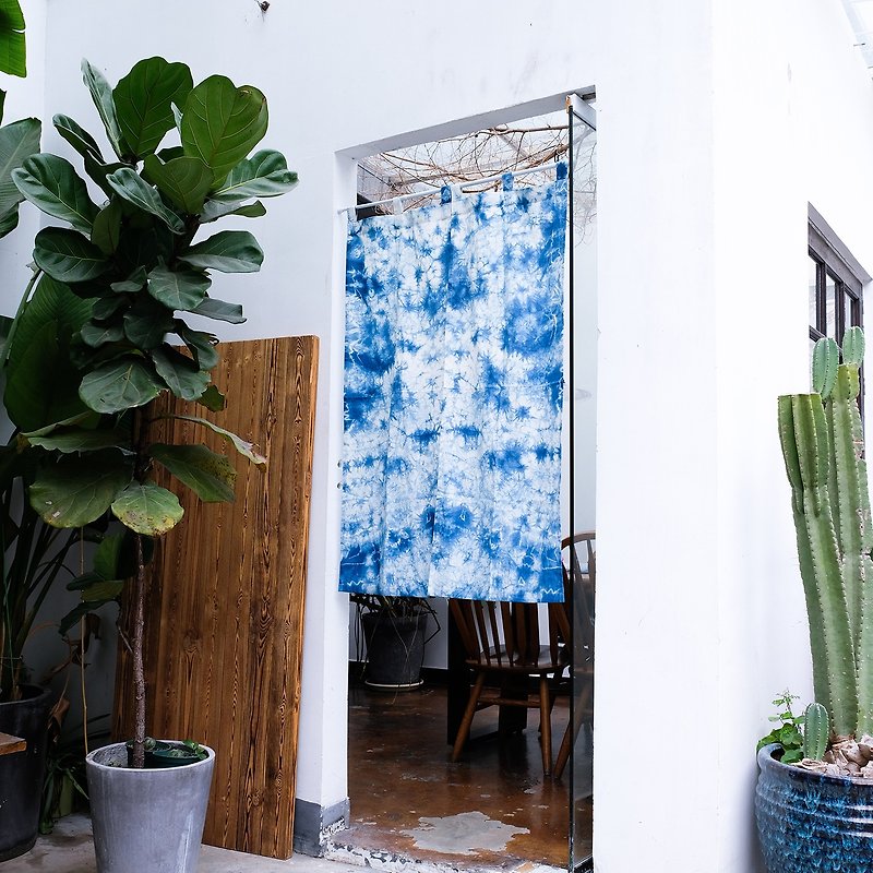 Ice curtain curtain hand-dyed indigo blue dye vegetation original design Chinese Japanese cotton Linen curtain partition - ม่านและป้ายประตู - ผ้าฝ้าย/ผ้าลินิน สีน้ำเงิน