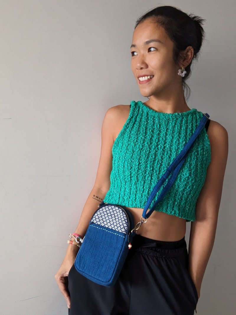 Vietnam Natural Linen Fiber Superman Toast Crossbody Travel Bag - กระเป๋าแมสเซนเจอร์ - ผ้าฝ้าย/ผ้าลินิน 