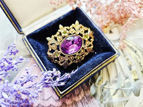 絶妙なデザイン アメジスト様おまとめ2点Austriaタグ付ヴィンテージ ブローチ8475 アクセサリー