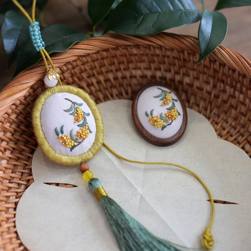 DIY embroidery materials, wooden brooches, pendants, car ornaments, decorations - เข็มกลัด - ผ้าฝ้าย/ผ้าลินิน 