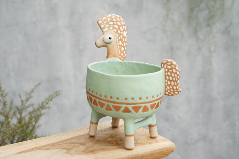Horse plant pot handmade ceramic - 花瓶/花器 - 陶 藍色