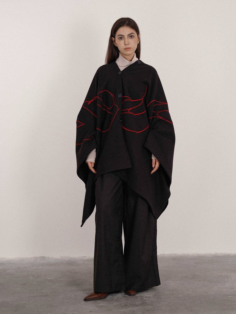 新中式復古 / 飛燕紅繡圍巾 紐扣披肩斗篷 - 女大衣/外套 - 其他材質 多色