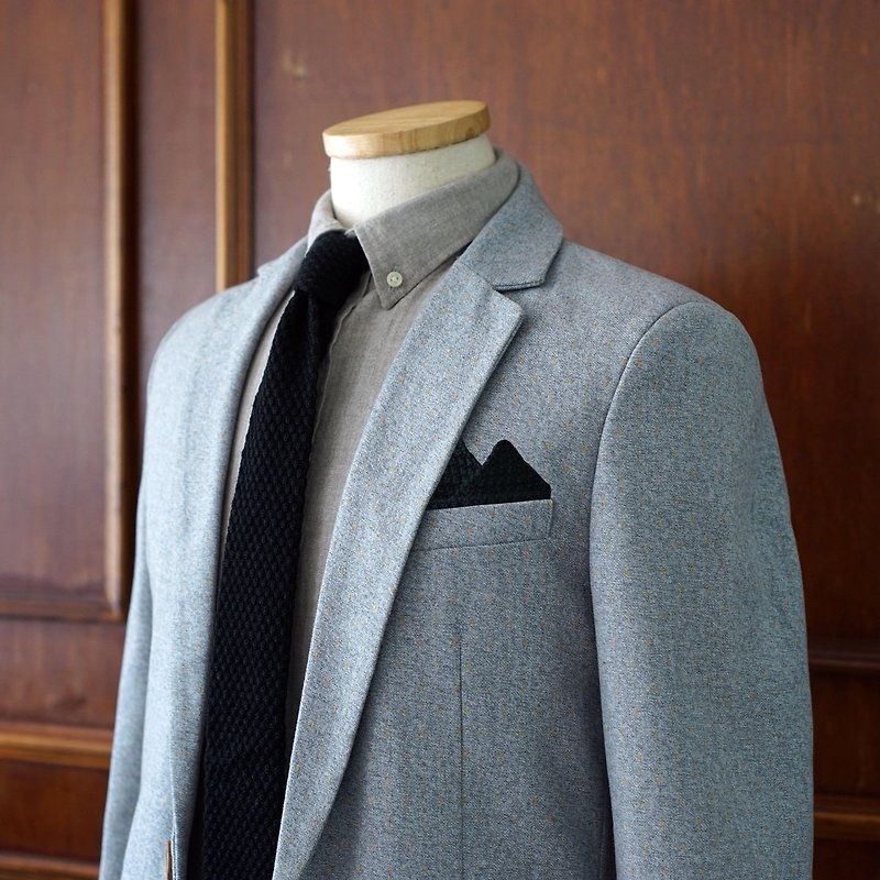 Black Knitted Wool Tie with pocket square (no Crafted box) - เนคไท/ที่หนีบเนคไท - วัสดุอื่นๆ สีดำ