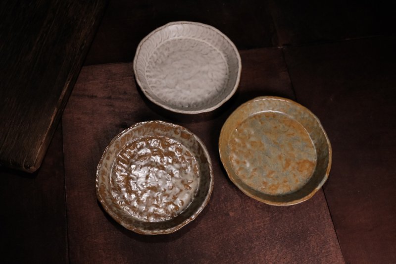 Shallow small flat disk - Plates & Trays - Pottery 