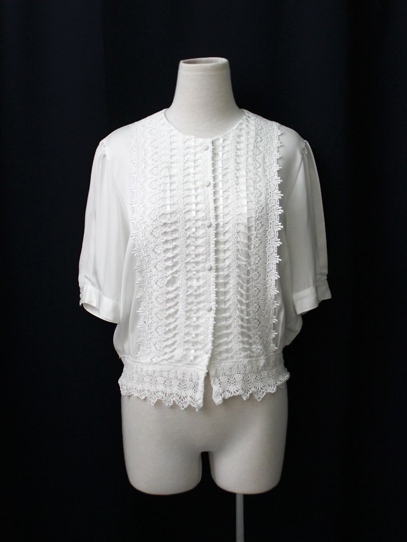 [RE0407T1921] Nippon court style lace stitching short-sleeved white shirt vintage - เสื้อเชิ้ตผู้หญิง - เส้นใยสังเคราะห์ ขาว