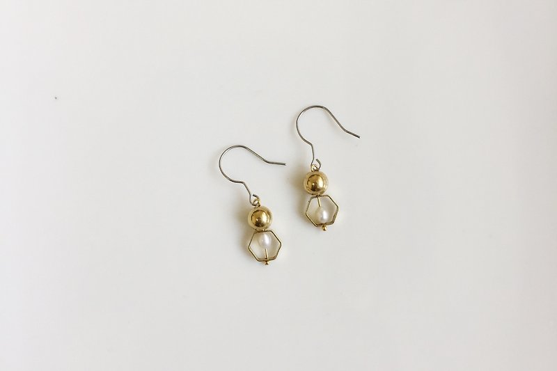 蜂巢 珍珠黃銅造型耳環 - 耳環/耳夾 - 寶石 金色