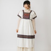 古着民族衣装タイ刺繍ワンピース 刺繍ワンピース ルーマニア伝統衣装 【レンタル・非売品