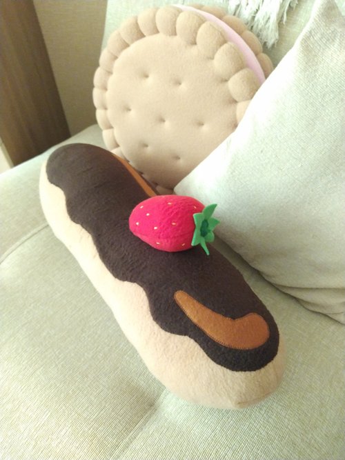 エクレアちゃん ハンドメイド ぬいぐるみ エクレアちゃん ハンドメイド ぬいぐるみ