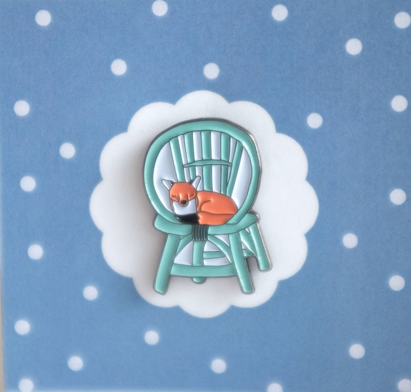 Fox In Rattan Chair Pin - 其他 - 其他金屬 灰色