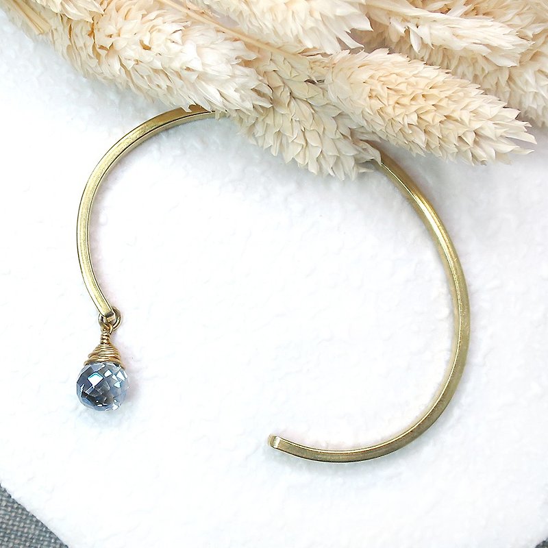 VIIART. blue tears. Austrian Crystal Bronze Half Open Bracelet | Antique Bracelet Versatile Basic - สร้อยข้อมือ - โลหะ สีน้ำเงิน