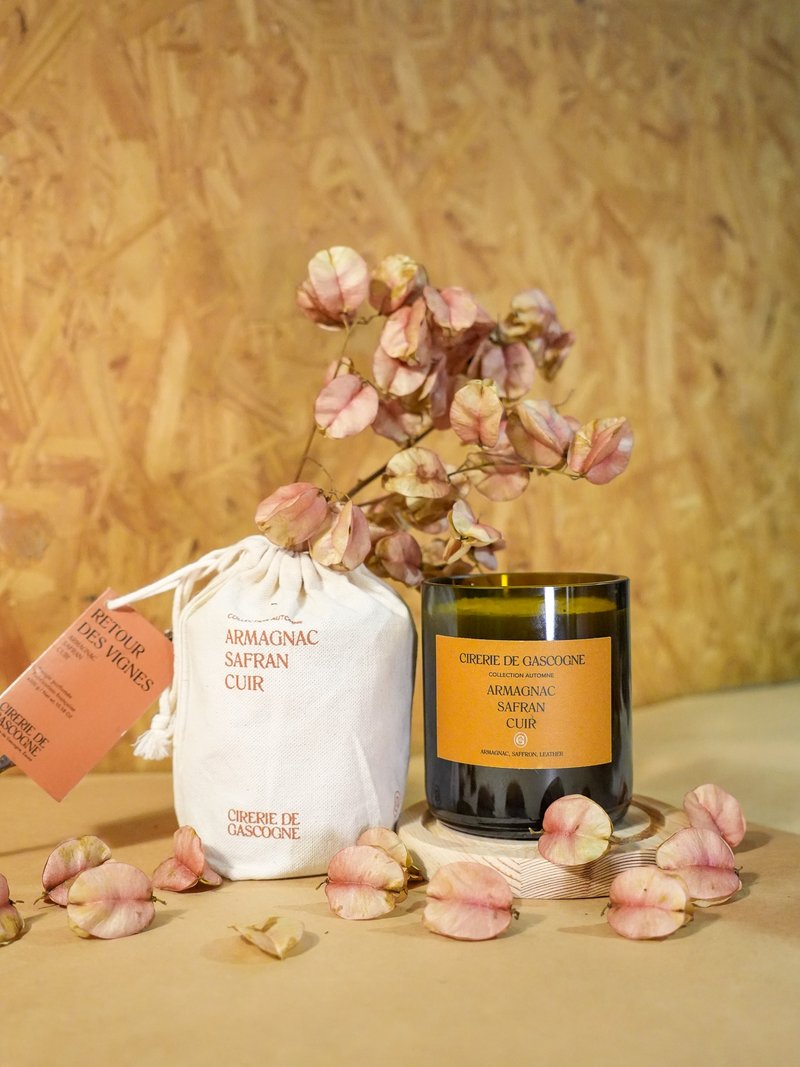 フランス シレリー・ド・ガスコーニュ 赤ワインボトル 香りのキャンドル – アルマニャック×サフラン×レザー - キャンドル・燭台 - 紙 ブラウン