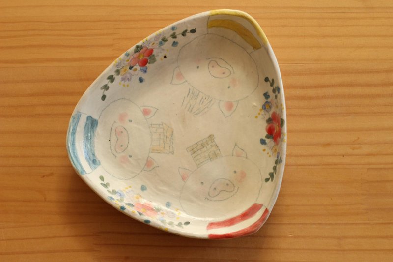 * Order production. Three piglet triangles with dusting. - Bowls - Pottery 