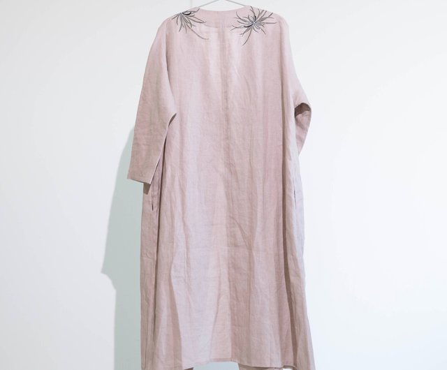 リネンロング単コート・くすみピンク・手描き墨色乱菊 - ショップ akka