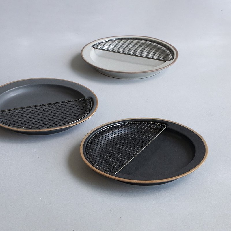 日本製美濃焼燕三条amime食器プレートM - 盤子/餐盤 - 陶 黑色