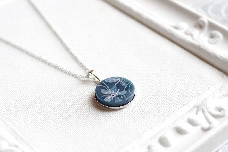 レジンアート　ラウンドペンダント・白花・コバルトブルー - 項鍊 - 樹脂 藍色