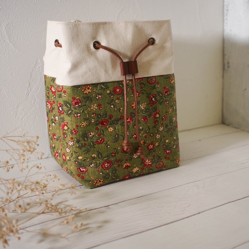 Traveler Series Crossbody Bag/Bucket Bag/Limited Handmade Bag/Wild Cranberry/Out-of-print Product is in stock - กระเป๋าแมสเซนเจอร์ - ผ้าฝ้าย/ผ้าลินิน สีเขียว