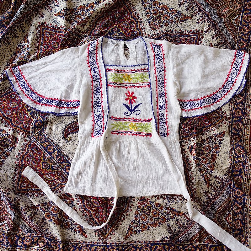 BajuTua /古著/ 70's 印度花卉刺繡綁帶上衣(瑕疵降價品) - 女上衣/長袖上衣 - 棉．麻 白色