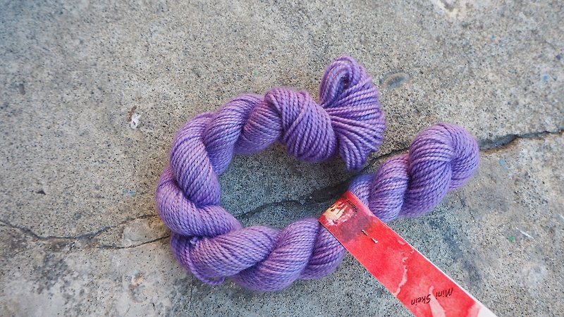 Mini hand dyed line. Eggplant Violet - เย็บปัก/ถักทอ/ใยขนแกะ - ขนแกะ 