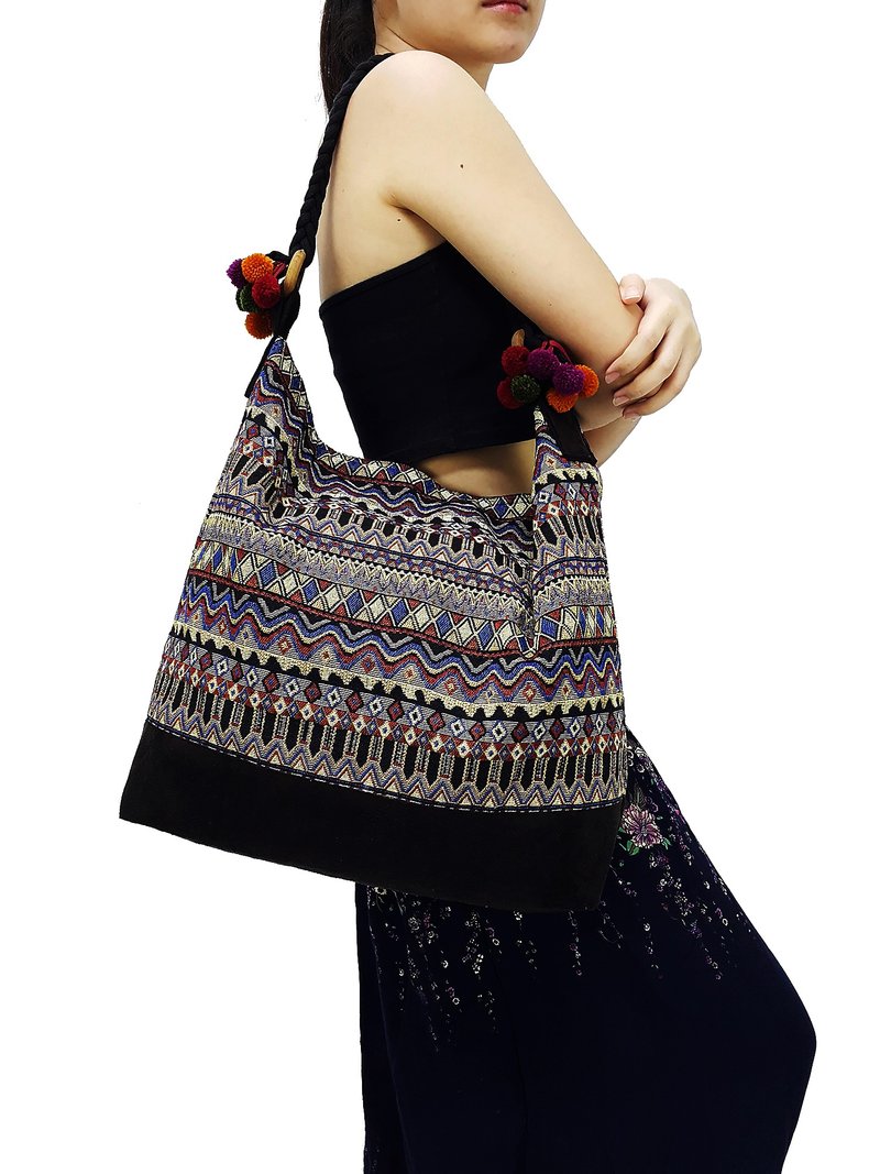 Woven Cotton Bag Tote bag Women bag Shoulder bag Shopping bag Pom Pom Strap - 其他 - 其他材質 多色