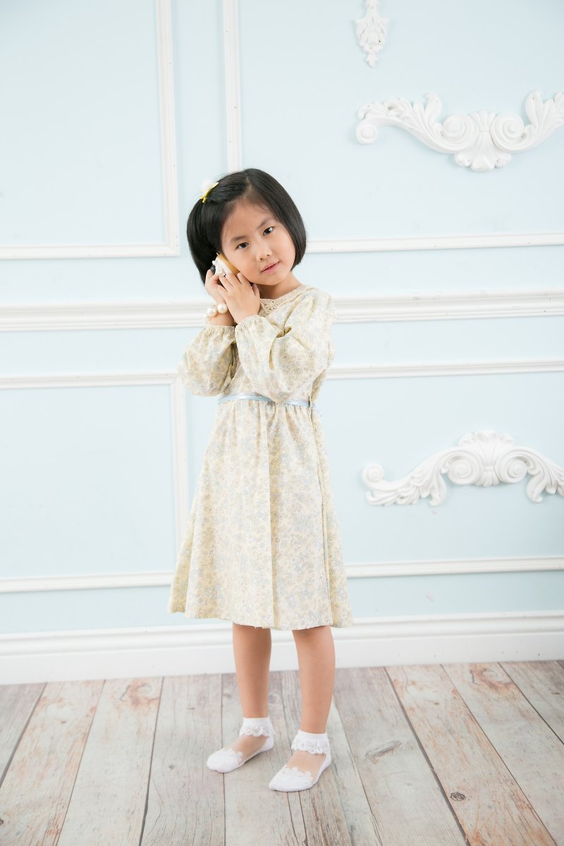 Cutie Bella鏤空蕾絲領 長袖縮口 綁帶印花洋裝 黃底白花 - 童裝禮服 - 棉．麻 黃色