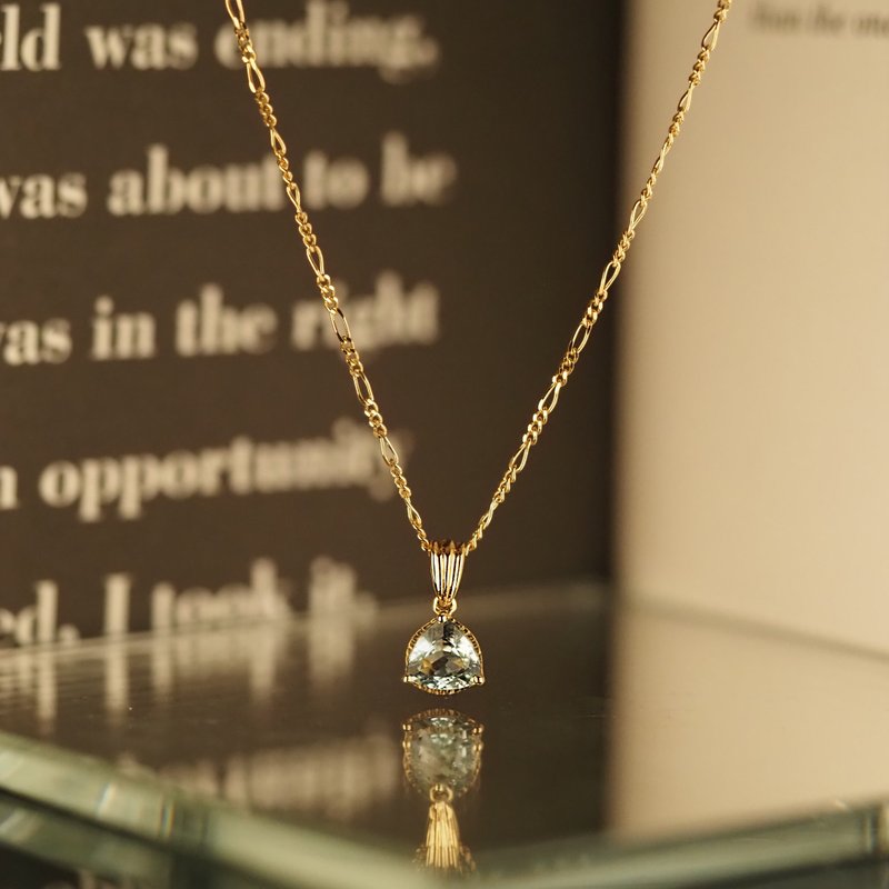 Aquamarine Trillion Necklace  | 海藍寶三角頸鏈 | 18K 黃金 - 項鍊 - 貴金屬 金色