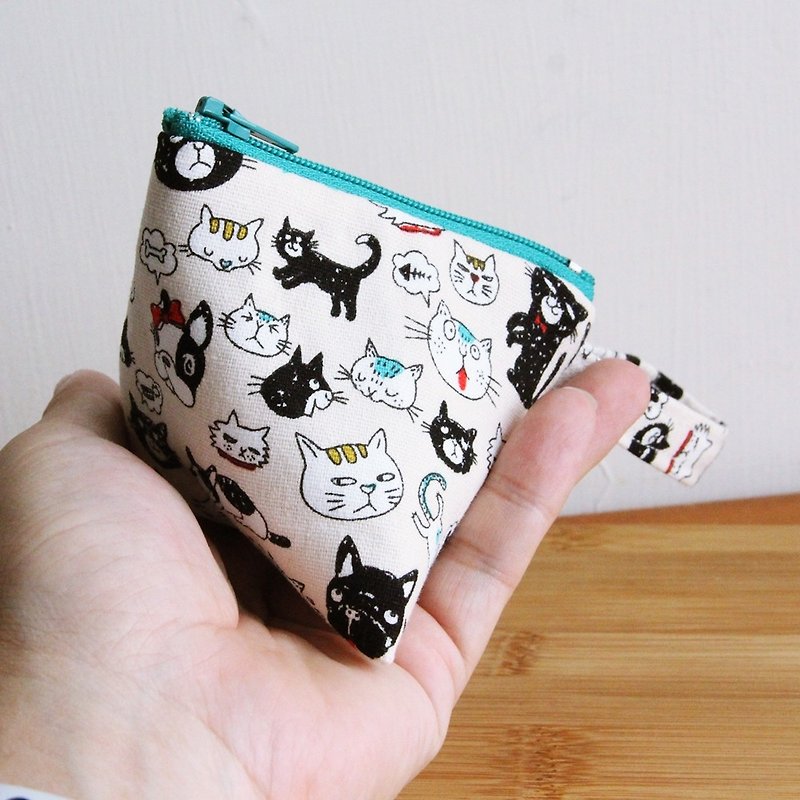 Wen Qingfeng small coin purse ~ Zongzi style cat and dog family made zipper pure cotton - Coin Purses - Cotton & Hemp White
