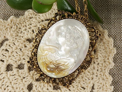AGATIX White Mother of Pearl Lady Cameo Brooch Pendant Girl Cameo Brooch Pin Jewelry