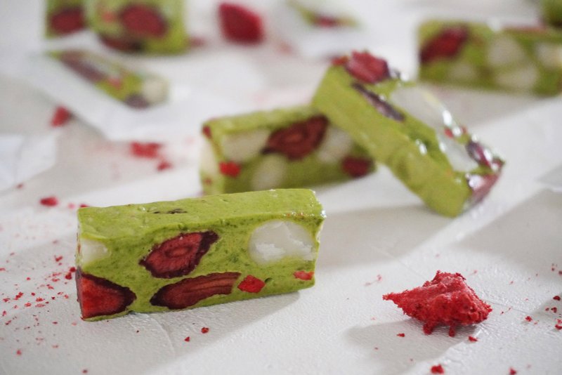 Matcha Strawberry Nougat (Macadamia Nut) Lactotene - ขนมคบเคี้ยว - วัสดุอื่นๆ 