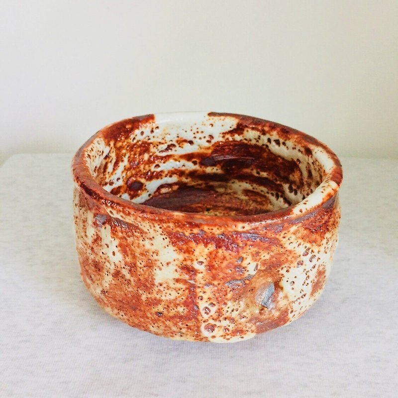 Japanese Shino wildfire worm bore Shino tea bowl - ถ้วย - ดินเผา สีส้ม