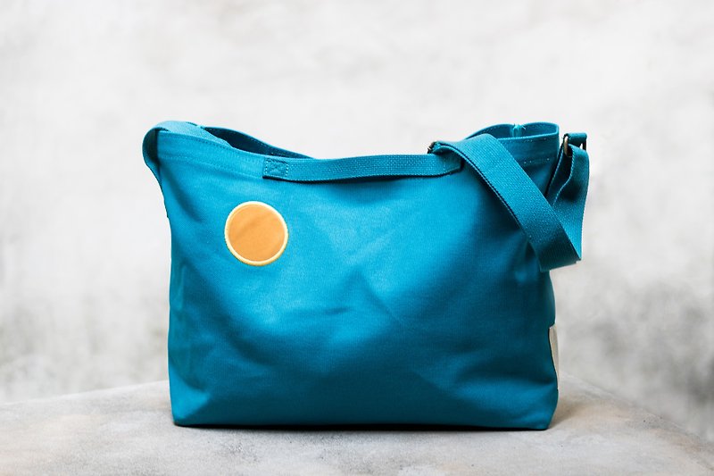 Small day canvas warm sun bag _ lake water blue - Messenger Bags & Sling Bags - Cotton & Hemp Blue
