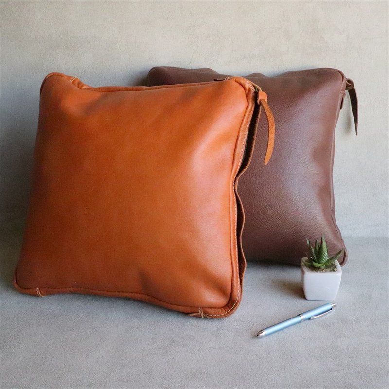 Square leather cushion / Internal cushion included / Name can be added / Made in Japan / lm-9 [Customizable gift] - หมอน - หนังแท้ สีส้ม