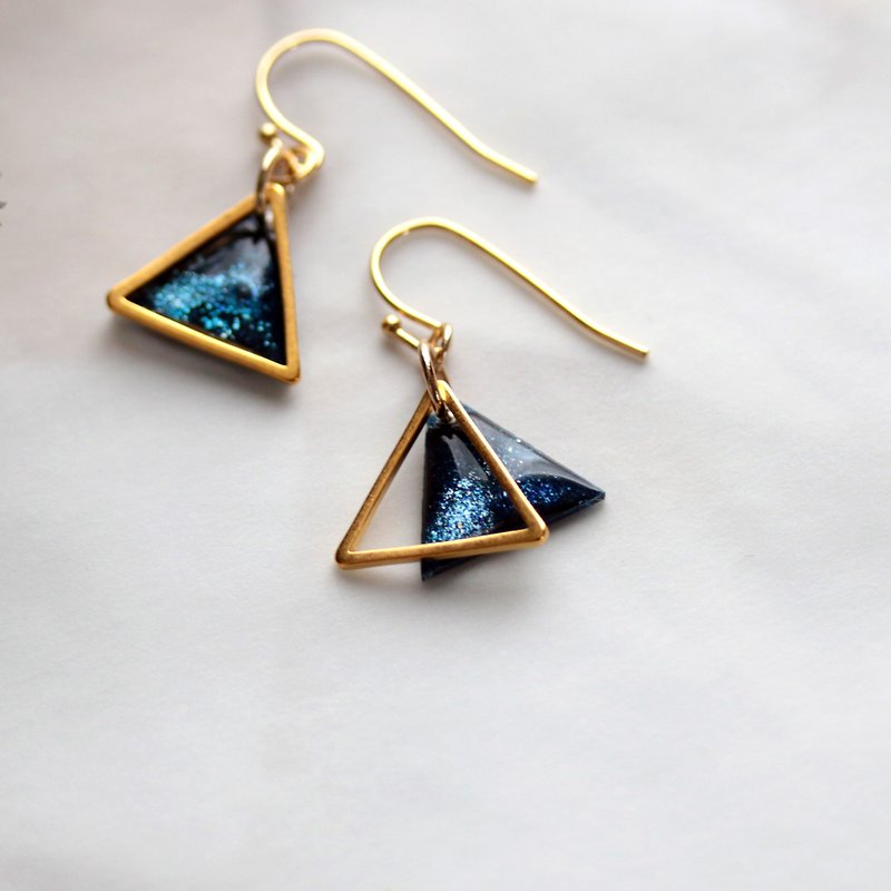 Delta Layered Earrings Deep Cosmo