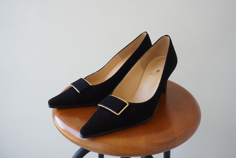 Suede pointed toe pumps with buckle/z6821 gold buckle - High Heels - Genuine Leather Black