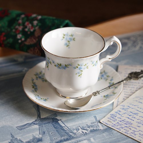 L&R 古董與珍奇老件 英國Royal Standard Sweet and Blue藍花細骨瓷茶杯/咖啡杯組