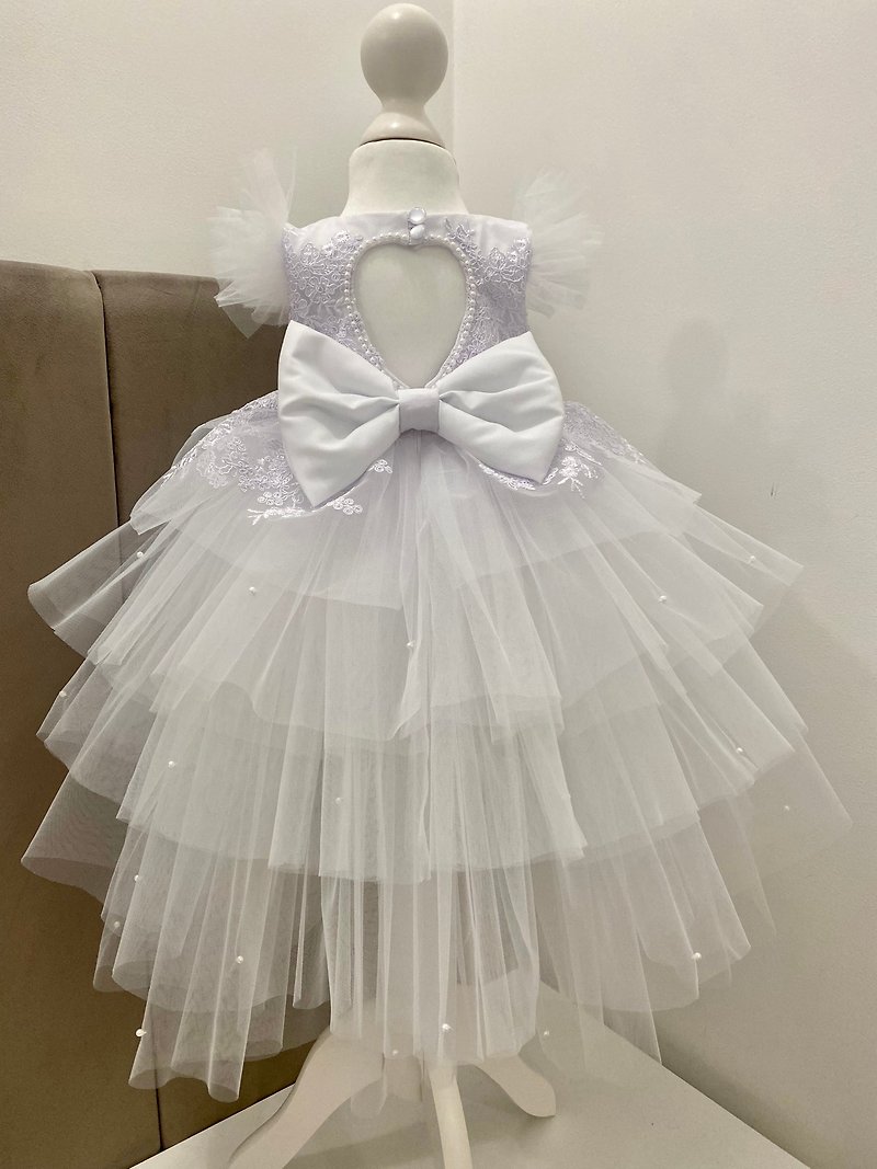 White lace dress with train and pearls, headband, shoes. First birthday gown. - 童裝禮服 - 其他材質 白色