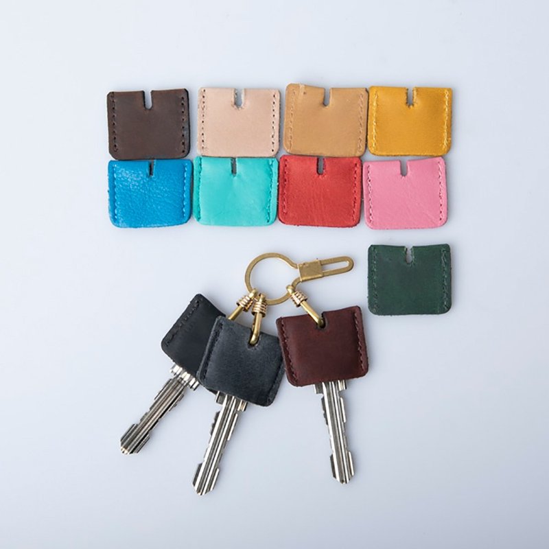 Brass key-shaped key holder, key cover, 3-ring key ring, keyring keycover JAK026 - ที่ห้อยกุญแจ - โลหะ สีทอง