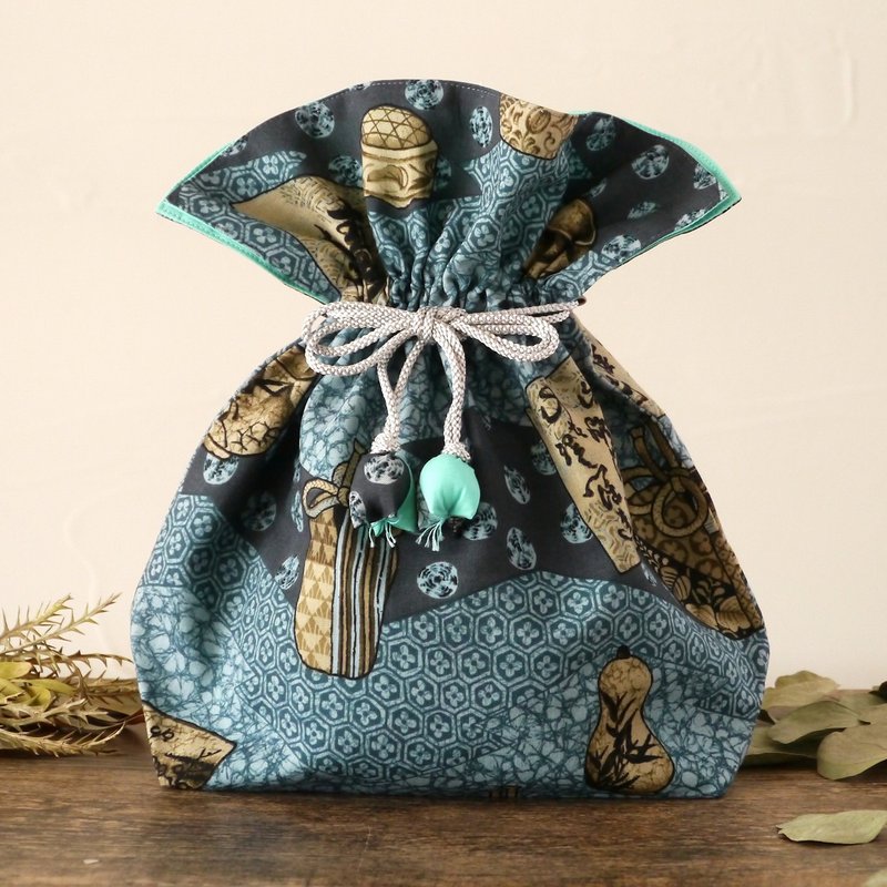 Antique Kimono Drawstring Bag - FUGURO Brings Happiness - Large Size - กระเป๋าเครื่องสำอาง - ผ้าฝ้าย/ผ้าลินิน สีน้ำเงิน