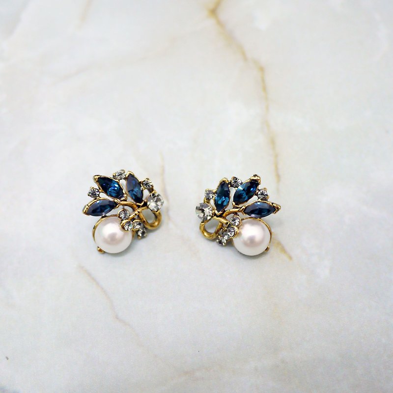 Vintage elegant design earrings - Earrings & Clip-ons - Gemstone Blue