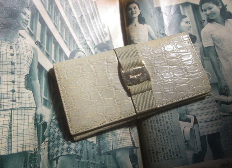 【老時光 OLD-TIME】早期二手義大利製Salvatore Ferragamo長皮夾 - 錢包/皮夾/長短夾 - 其他材質 多色