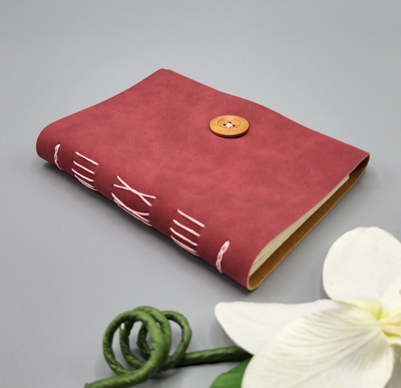 Sweet Vintage Style Journal with a Wooden Button - Suede Fabric Cover - 筆記本/手帳 - 環保材質 
