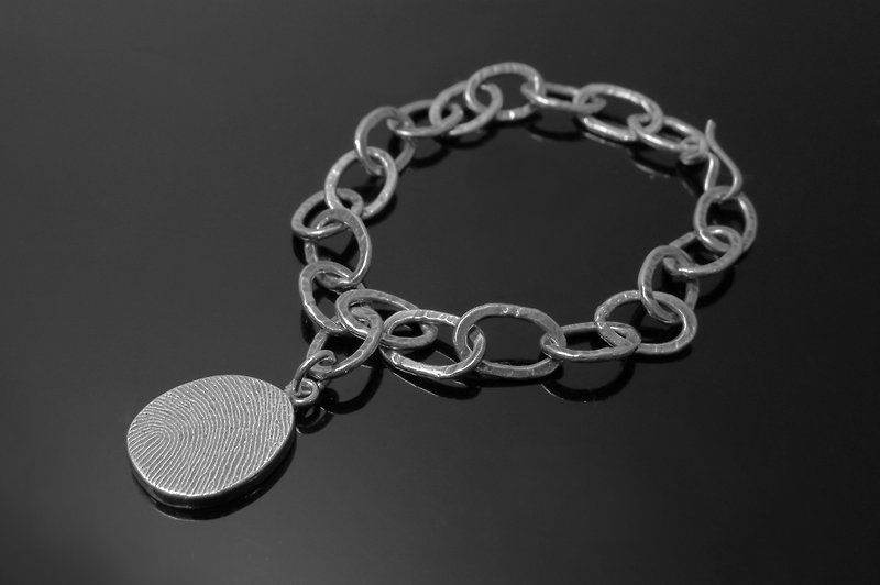 Fingerprint imprint series / neutral fingerprint oval thick bracelet / 925 Silver/ customized - สร้อยข้อมือ - โลหะ สีเงิน