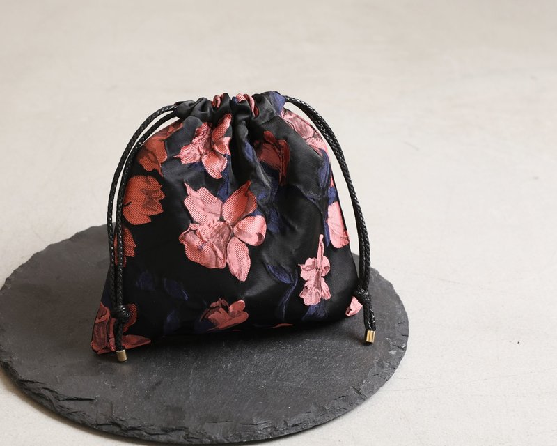 Waltz of the flowers -coral- Drawstring Pouch - 化妝包/收納袋 - 其他材質 粉紅色