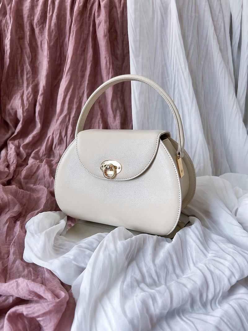 【中古包 Vintage】Hanae Mori 乳白色弧形古董包丨手提 - 手提包/手提袋 - 真皮 白色